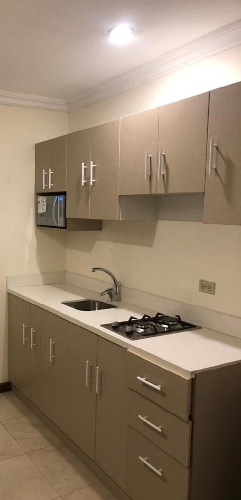Doral Suite ¡Cerca Del Aeropuerto! 과야킬 외부 사진